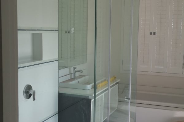 frameless showers