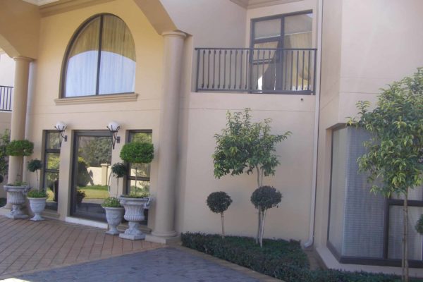 aluminum windows Aluminum doors