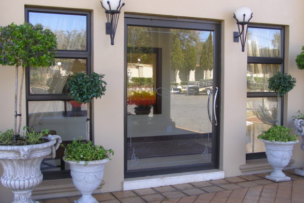 aluminum windows Aluminum doors
