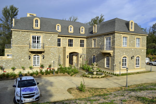 aluminum windows Aluminum doors
