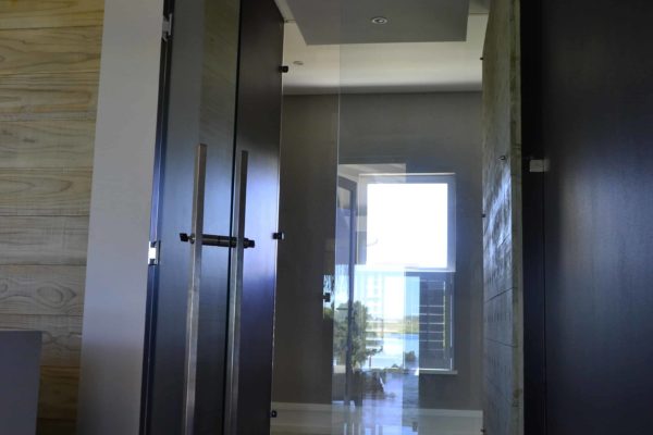 aluminum windows Aluminum doors