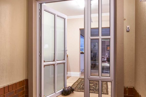 aluminum windows Aluminum doors