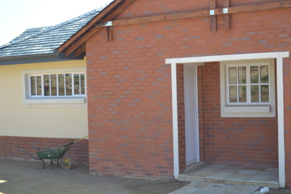 aluminum windows Aluminum doors