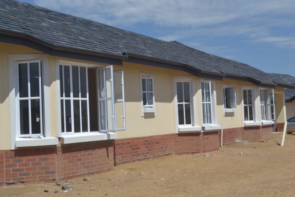 aluminum windows Aluminum doors