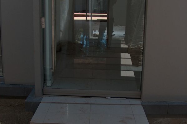 aluminum windows Aluminum doors