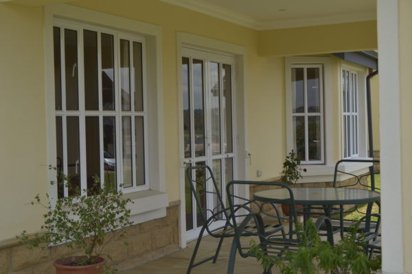 aluminum windows Aluminum doors