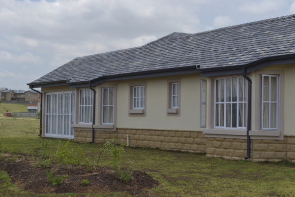 aluminum windows Aluminum doors
