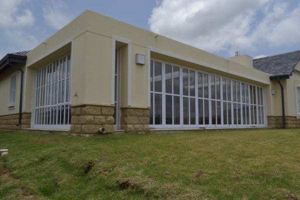 aluminum windows Aluminum doors