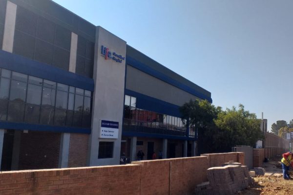 aluminum windows Aluminum doors