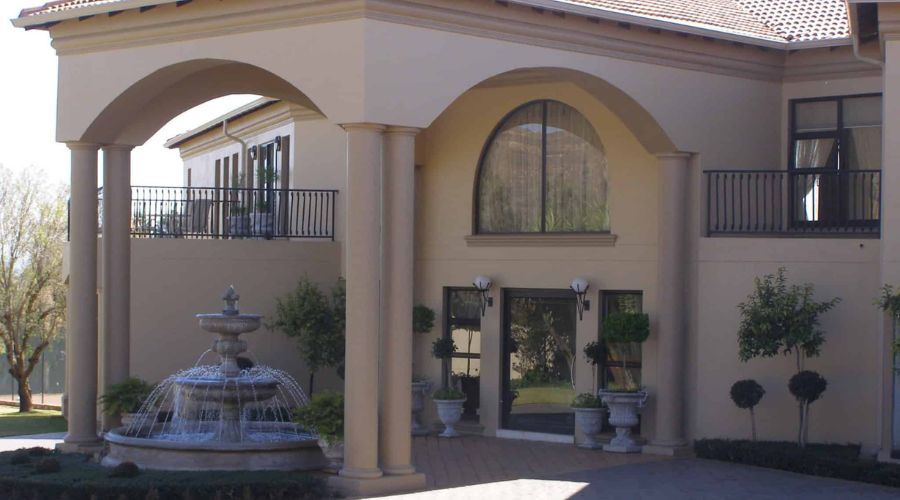 aluminium pivot door