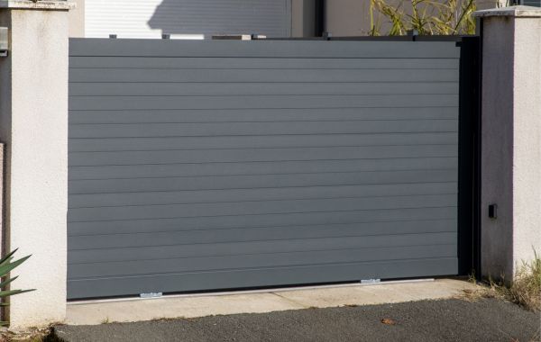 Driveway gate